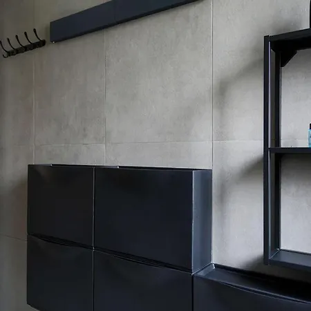 The Rent - Cozy One-bedroom In Porta Romana Area Apartment