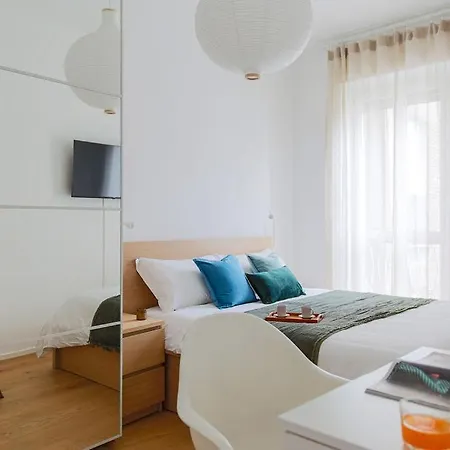 The Rent - Cozy One-bedroom In Porta Romana Area Milano