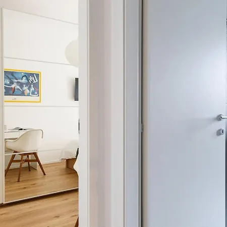 The Rent - Cozy One-bedroom In Porta Romana Area *